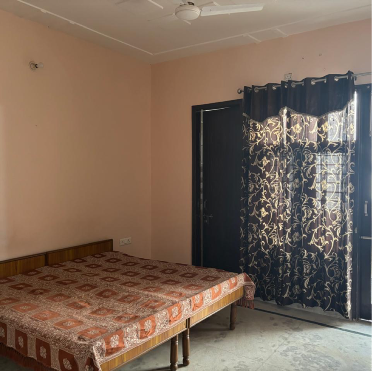 Bedroom, huda-staff-colony 2 Bedroom 160 Sq.Yd. Builder Floor In Durga Colony Gurgaon 9738612
