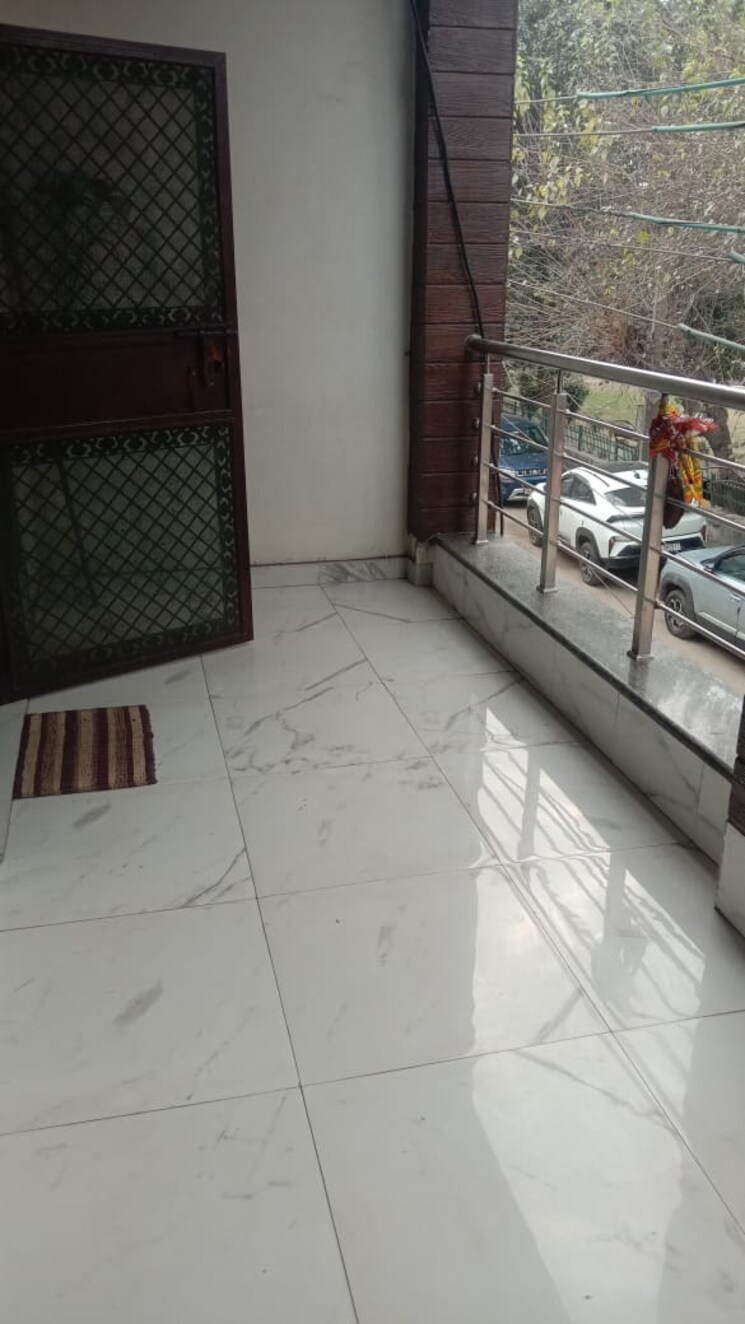 Balcony, chiranjiv vihar 6 Bedroom 108 Sq.Yd. Independent House In Chiranjiv Vihar Ghaziabad 9738613