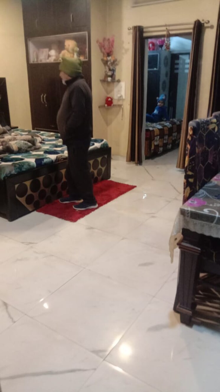 Room, chiranjiv vihar 6 Bedroom 108 Sq.Yd. Independent House In Chiranjiv Vihar Ghaziabad 9738613