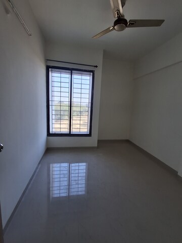 Room in 2 BHK Apartment at Chinchbhavan – for Rent