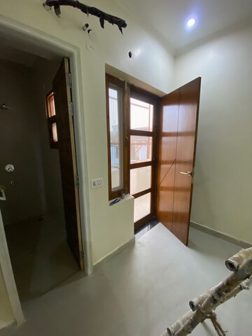 Room in 2 BHK Independent House at Sainik Colony – for Rent