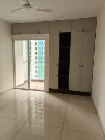 Room in 3 BHK Apartment at Yashwin Orizzonte, Kharadi – for Rent