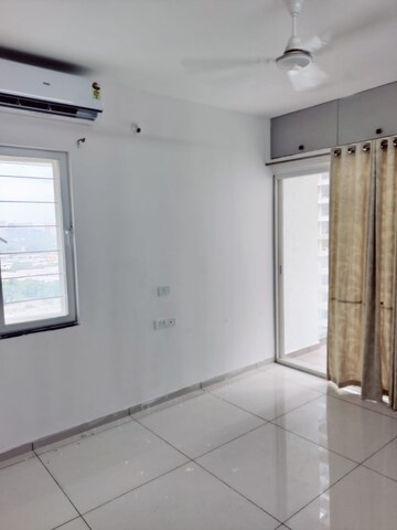 Room in 3 BHK Apartment at Yashwin Orizzonte, Kharadi – for Rent