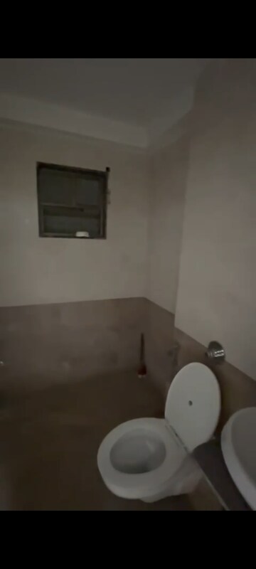 Furnished Amenities in 2 BHK Apartment at Sammet Platinum, Makarba – for Rent