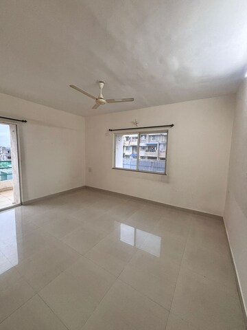 Room in 2 BHK Apartment at Sai Miracle, Rahatani – for Rent