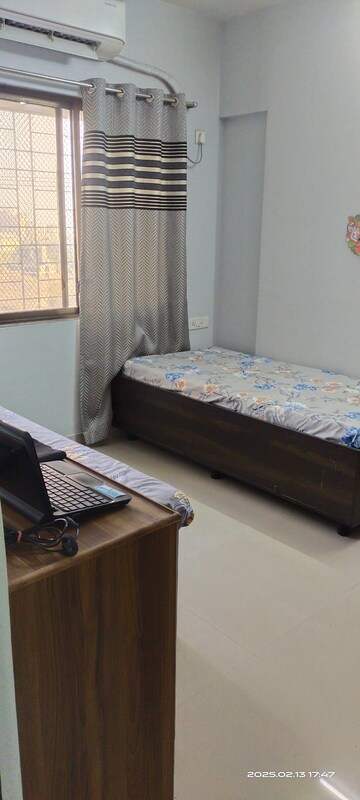 Room in 2 BHK Apartment at Aditya CHS Andheri, Andheri East – for Rent