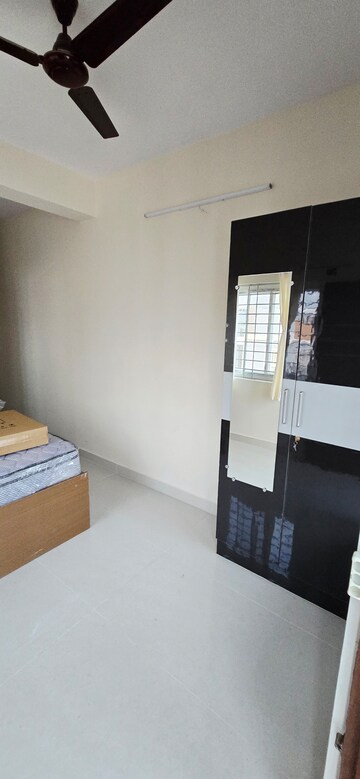 Bedroom in 1 RK Apartment at Mahadevpura – for Rent