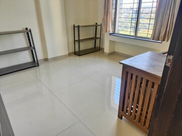 Room in 2 BHK Apartment at Akshay Floria Building A, Vadgaon Budruk – for Rent