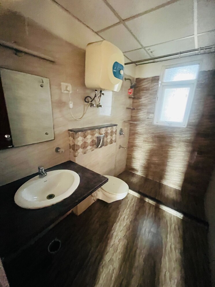Bathroom, nk-sharma-savitry-greens 2 Bedroom 1130 Sq.Ft. Apartment In Lohgarh Zirakpur 9739544