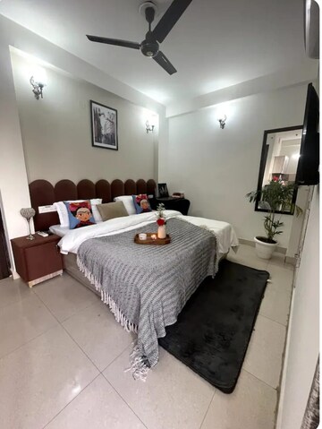 Master Bedroom in Studio Builder Floor at Settlers India, Sector 57 – for Rent
