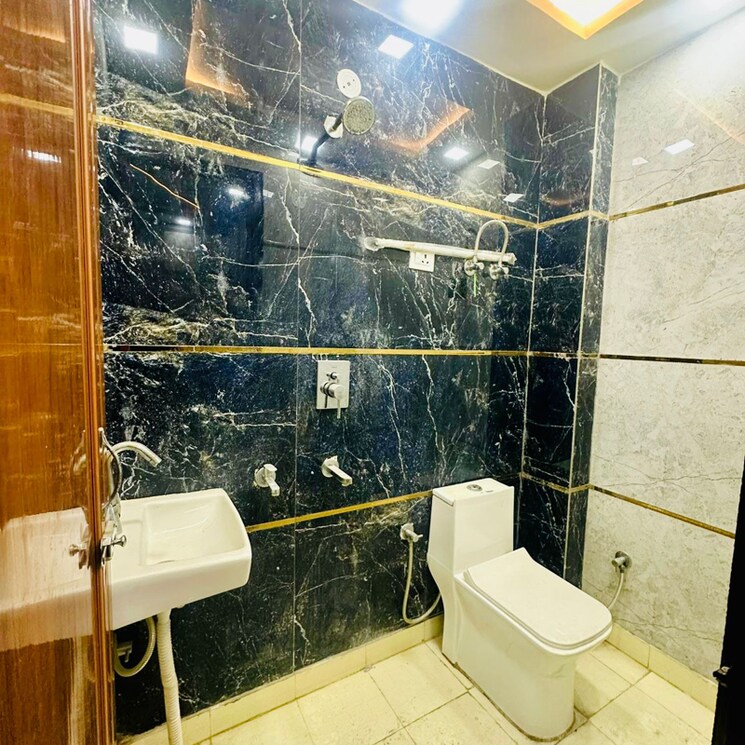 undefined, dwarka mor 2 Bedroom 60 Sq.Yd. Builder Floor In Dwarka Mor Delhi 9739638