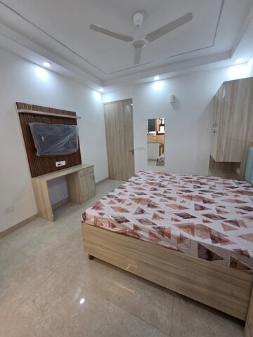 Bedroom in Studio Builder Floor at Ardee Mall, Sector 52 – for Rent