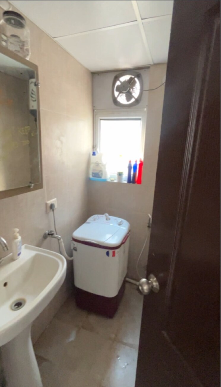 Bathroom, aditya-urban-homes 1 Bedroom 585 Sq.Ft. Apartment In Shahpur Bamheta Ghaziabad 9705879