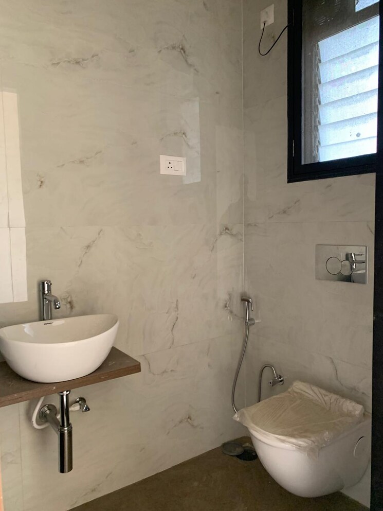Bathroom, modi-spaces-ganges 2 Bedroom 630 Sq.Ft. Apartment In Borivali West Mumbai 9740275