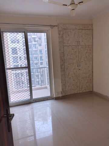 Furnished Amenities in 3 BHK Apartment at Amrapali Leisure Park, Amrapali Leisure Valley – for Rent