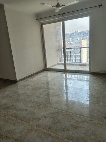 Room in 3 BHK Apartment at Amrapali Leisure Park, Amrapali Leisure Valley – for Rent