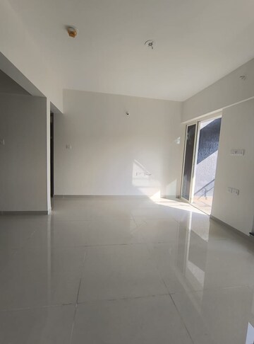 Room in 1 BHK Apartment at Paranjape Trident Towers, Wakad – for Rent