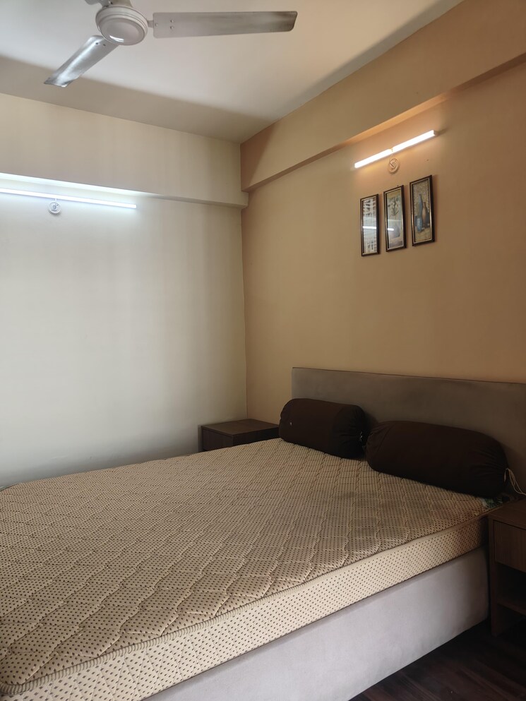 Bedroom, paras-tierea 1 Bedroom 495 Sq.Ft. Apartment In Sector 137 Noida 9740402