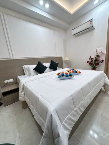 Bedroom in Studio Builder Floor at Birla Arika, Sector 31 – for Rent