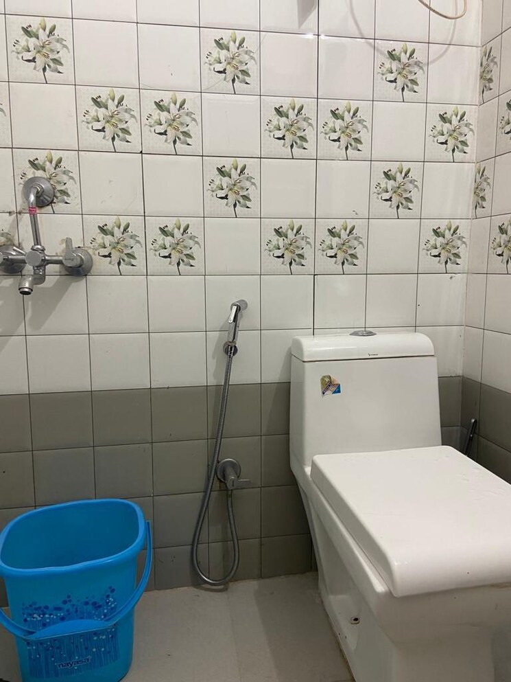 Bathroom, greenwood-city 1 RK 200 Sq.Ft. Builder Floor In Sector 40 Gurgaon 9740679