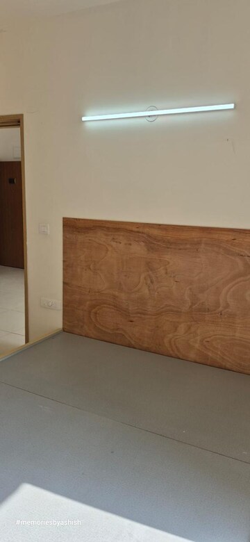 Room in 2 BHK Apartment at Godrej Royale Woods, Devanahalli – for Rent