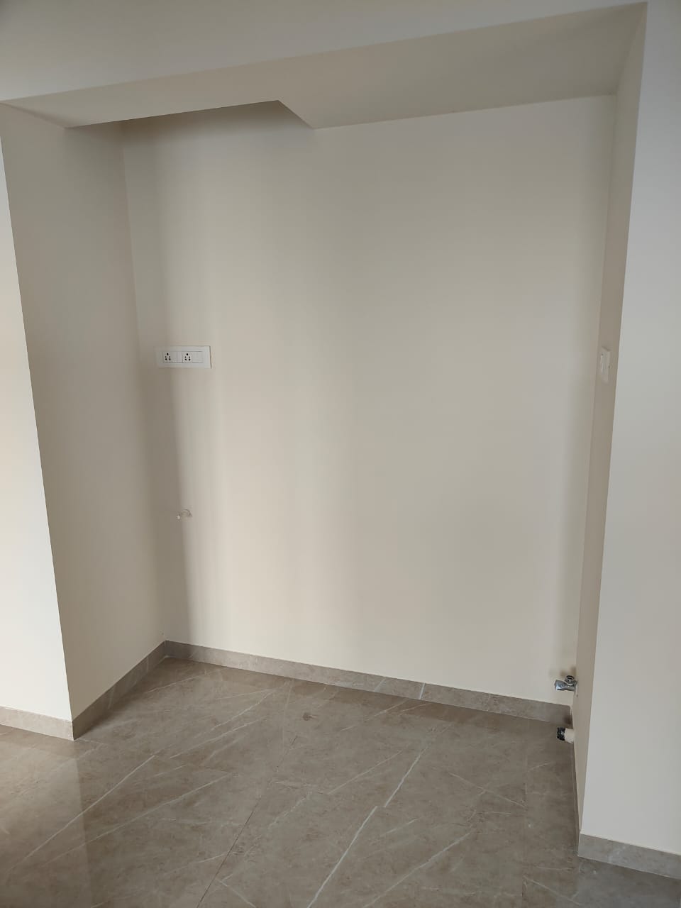 Bedroom in 2 BHK Apartment at Thapar Suburbia, Chembur – for Rent