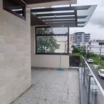 Balcony in 5 BHK Villa at Sahastradhara Road – for Sale