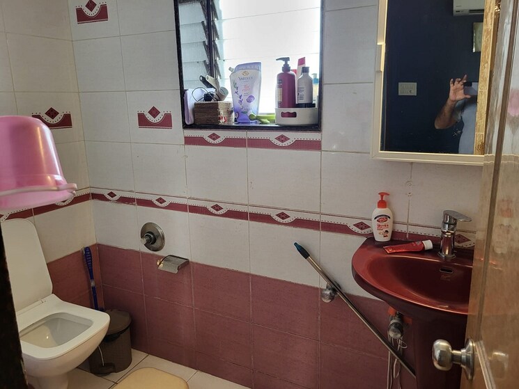 Bathroom, bandra west 3 Bedroom 1100 Sq.Ft. Apartment In Bandra West Mumbai 9740860