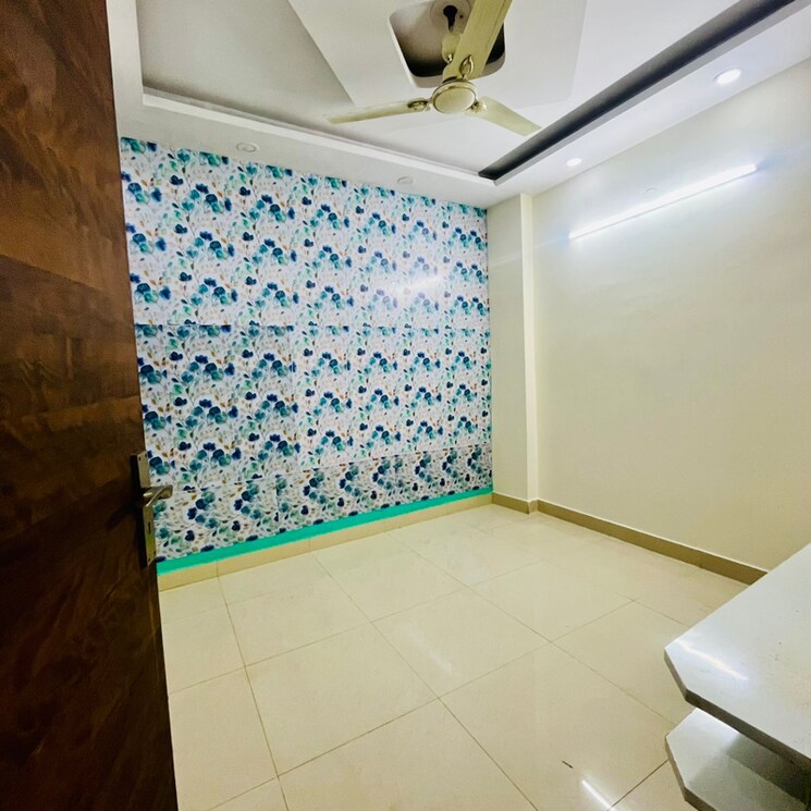 Team Area, dwarka mor 2 Bedroom 55 Sq.Yd. Builder Floor In Dwarka Mor Delhi 9740946