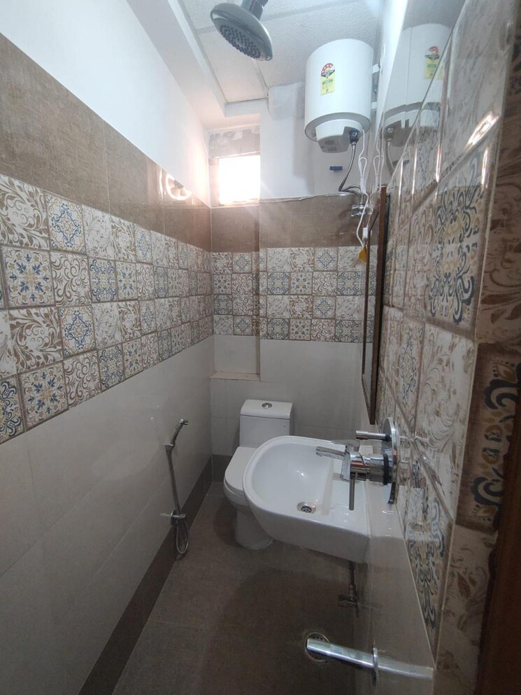 Bathroom, nijampur malhaur 2 Bedroom 1200 Sq.Ft. Apartment In Nijampur Malhaur Lucknow 9740911