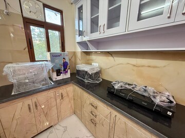 Kitchen in 1 BHK Builder Floor at Raheja Mall, Sector 47 – for Rent