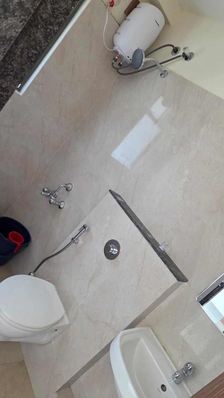 Bathroom, skyi-songbirds 3 Bedroom 1100 Sq.Ft. Apartment In Bavdhan Pune 9740721