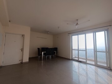 Room in 3.5 BHK Apartment at BPTP Park Prime, Sector 66 – for Rent