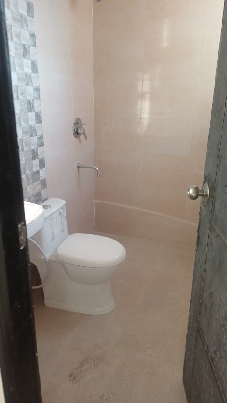 Bathroom, signature-global-aspire 3 Bedroom 1210 Sq.Ft. Apartment In Sector 95 Gurgaon 9741383