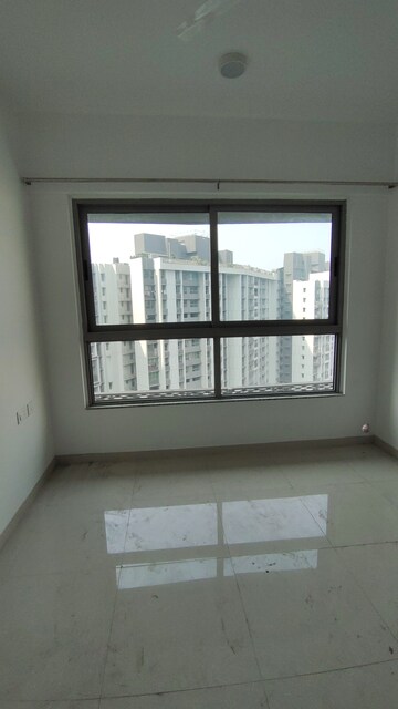 Room in 1 BHK Apartment at Kalpataru Immensa D, Kolshet Road – for Rent