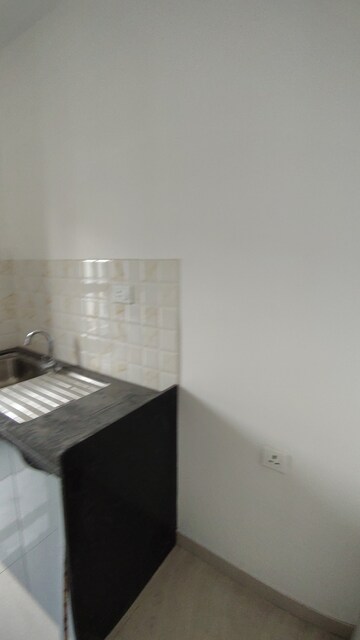 Furnished Amenities in 1 BHK Apartment at Kalpataru Immensa D, Kolshet Road – for Rent