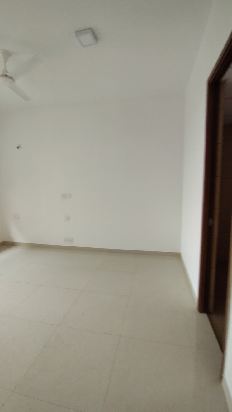 Room, kalpataru-immensa 1 Bedroom 450 Sq.Ft. Apartment In Kolshet Road Thane 9741488