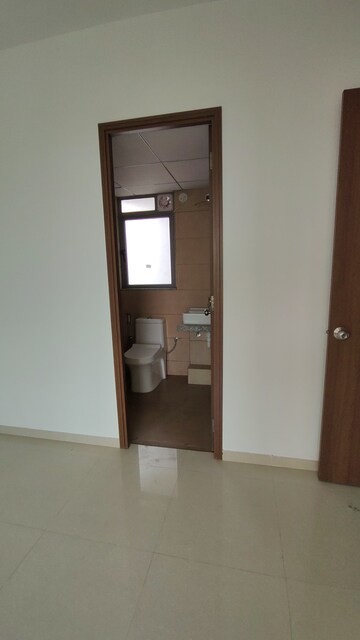 Furnished Amenities in 1 BHK Apartment at Kalpataru Immensa, Kolshet Road – for Rent