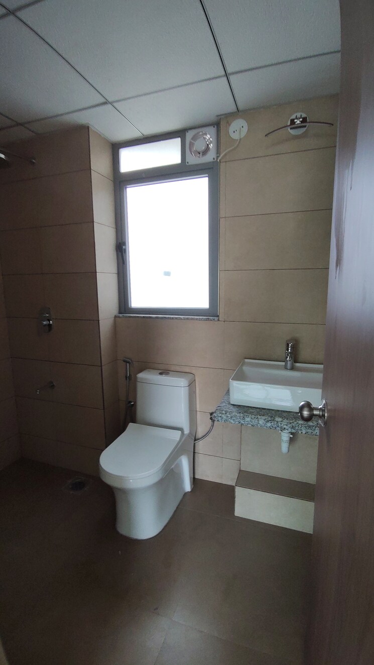 Bathroom, kalpataru-immensa 1 Bedroom 450 Sq.Ft. Apartment In Kolshet Road Thane 9741488