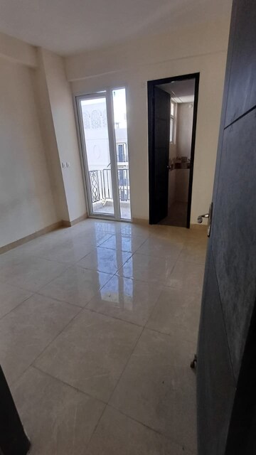 Room in 3 BHK Apartment at Signature Global Aspire, Sector 95 – for Sale