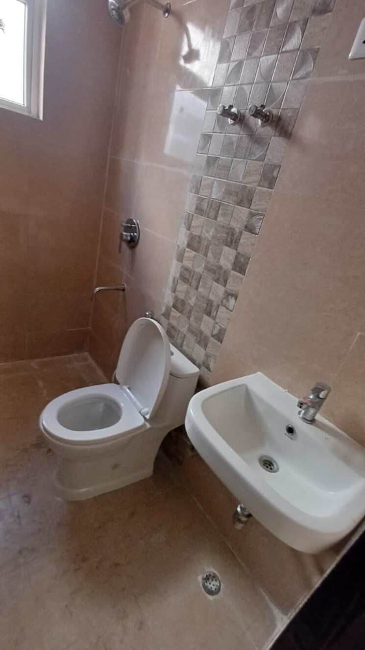 Bathroom, signature-global-aspire 3 Bedroom 1120 Sq.Ft. Apartment In Sector 95 Gurgaon 9741471