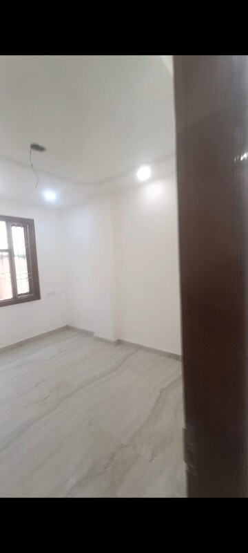 Room in 3 BHK Builder Floor at Rohini Sector 24 – for Sale