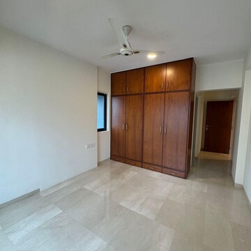 Room in 3 BHK Apartment at Prabhadevi CHS, Century Bazar – for Rent