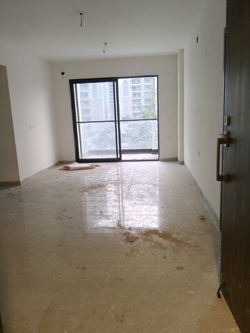 Room in 2.5 BHK Apartment at One OAK Natura, Sushant Golf City – for Sale