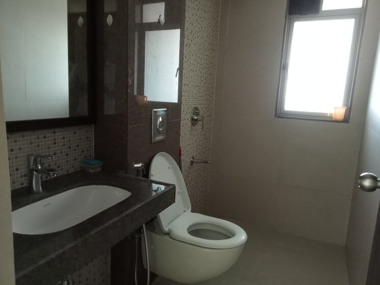 Bathroom, lodha-luxuria-priva 3 Bedroom 1149 Sq.Ft. Apartment In Majiwada Thane 9741951