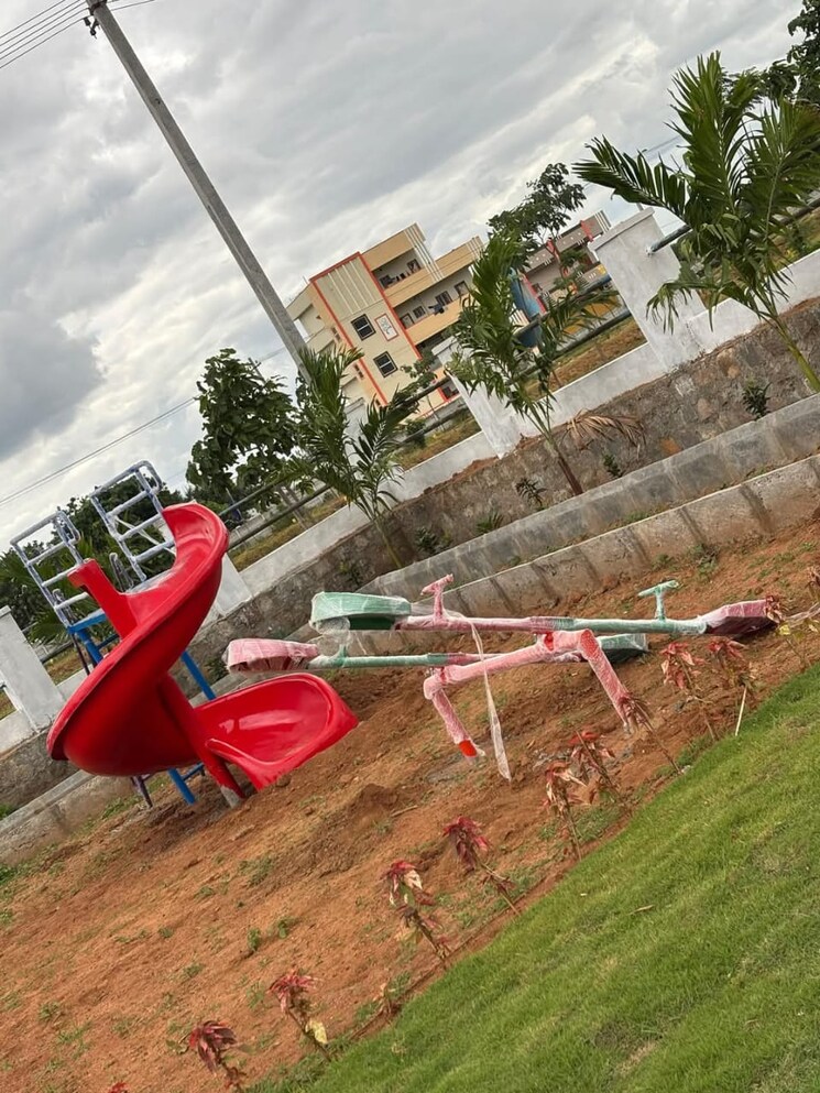 Garden, sangareddy  190 Sq.Yd. Plot In Sangareddy Hyderabad 9742016