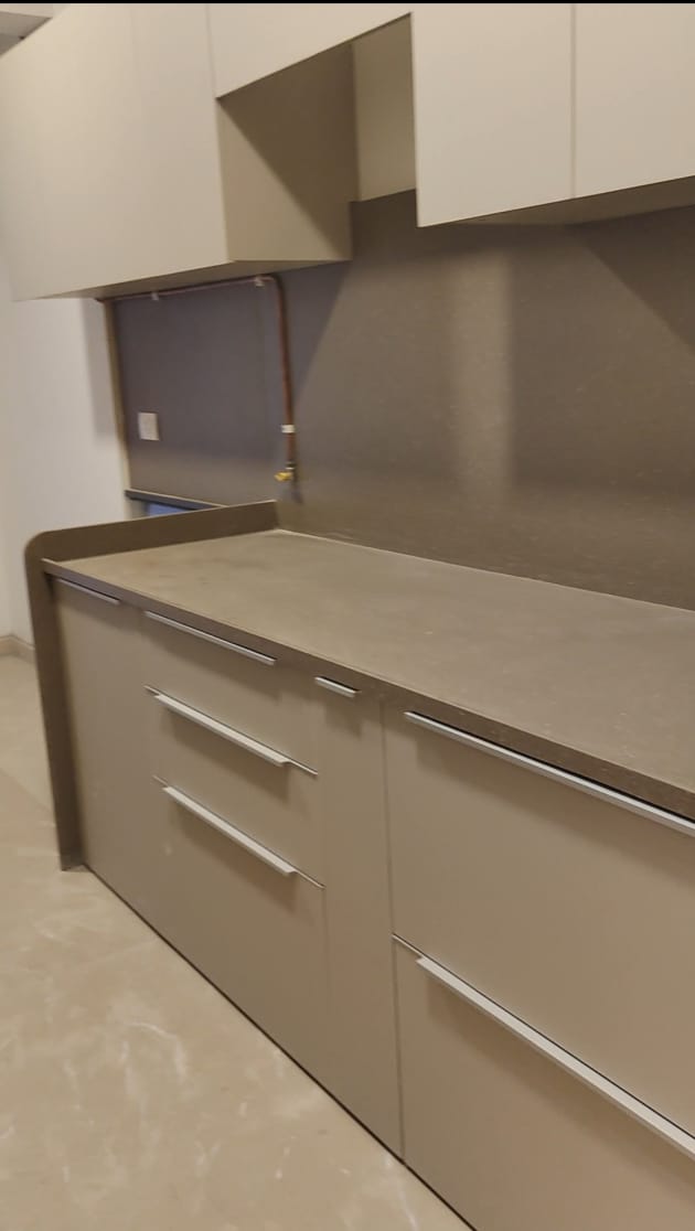 Furnished Amenities in 3 BHK Apartment at Windermere Apartment, Santacruz West – for Rent