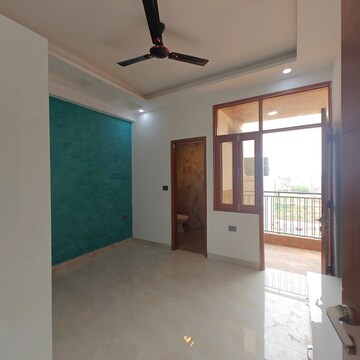 Room in 1 BHK Builder Floor at Sector 73 – for Sale