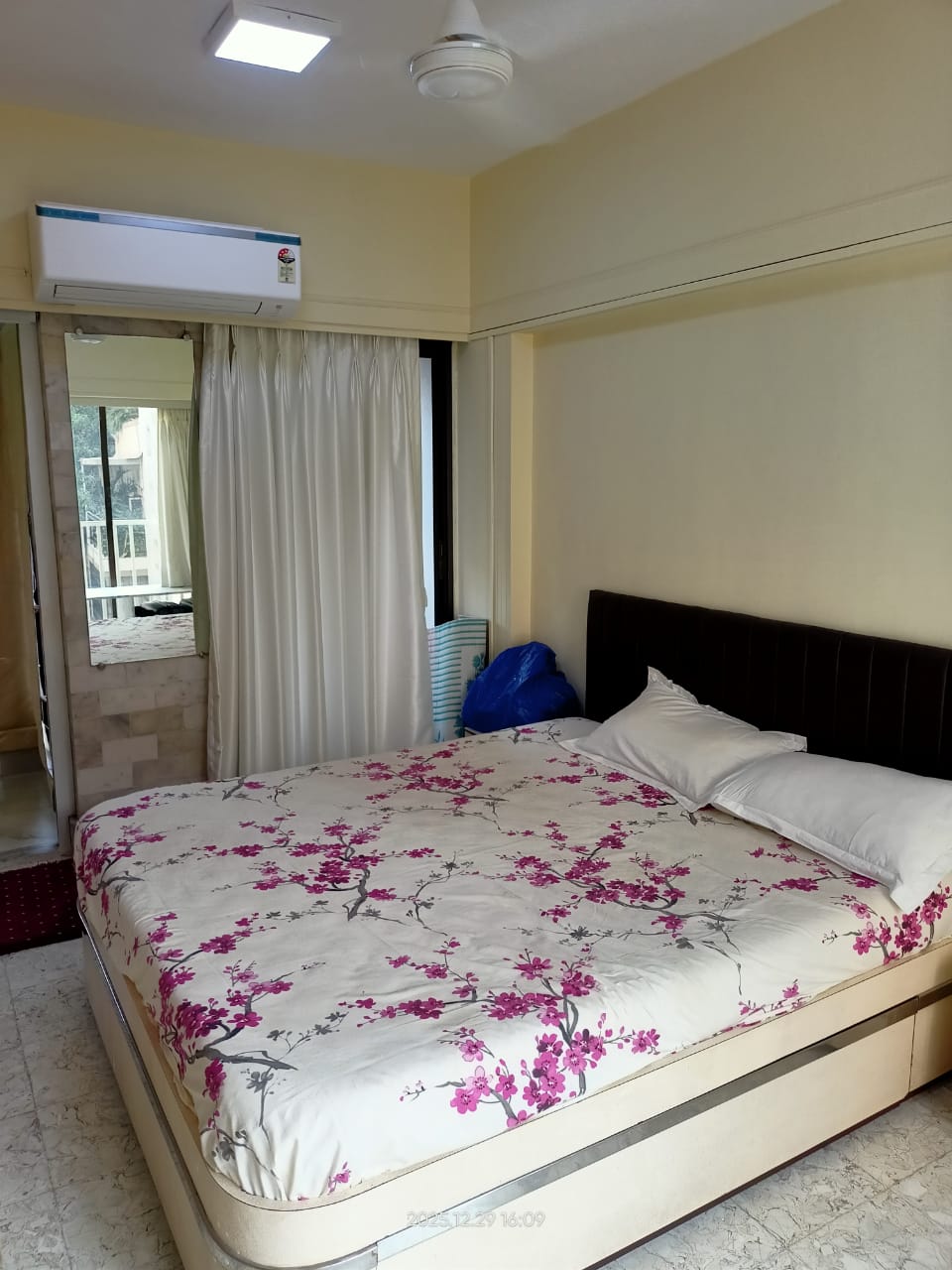 Bedroom, pr-sablok 2 Bedroom 900 Sq.Ft. Apartment In Khar West Mumbai 9742371