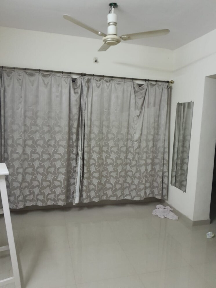 Bathroom, tulsi-building 2 Bedroom 590 Sq.Ft. Apartment In Borivali East Mumbai 9742391
